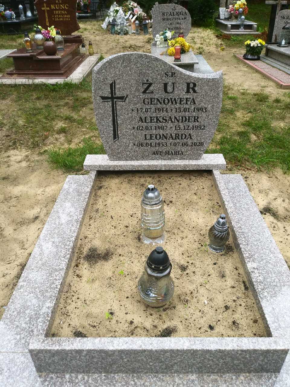 Grób Aleksander Żur